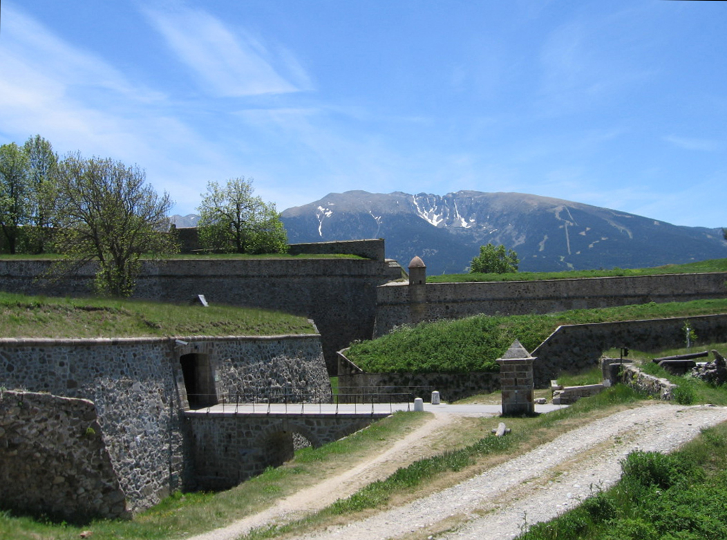 PLACE FORTE DE MONT LOUIS